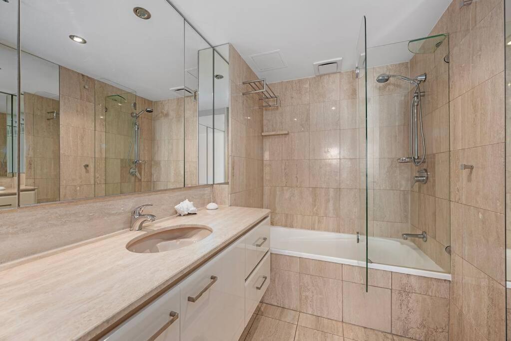 Contessa Queen Apartment